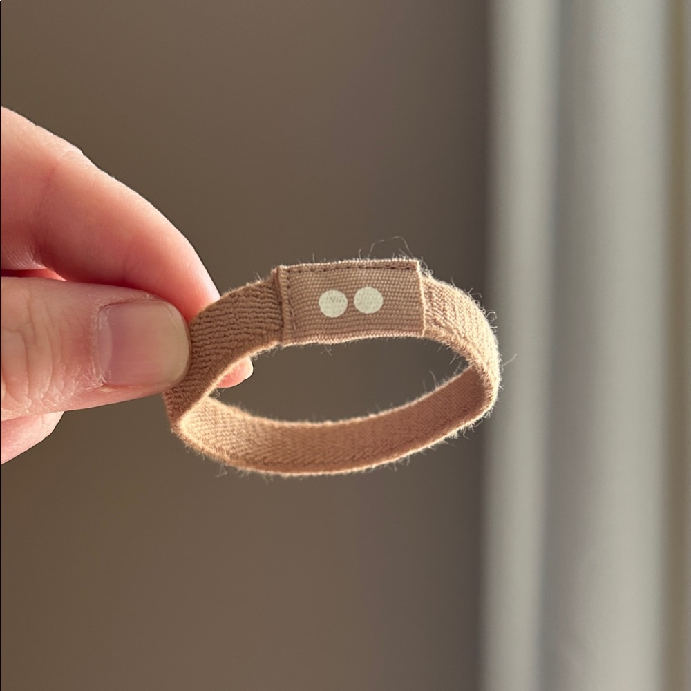 NWOT - Kooshoo compostable hair tie: tan